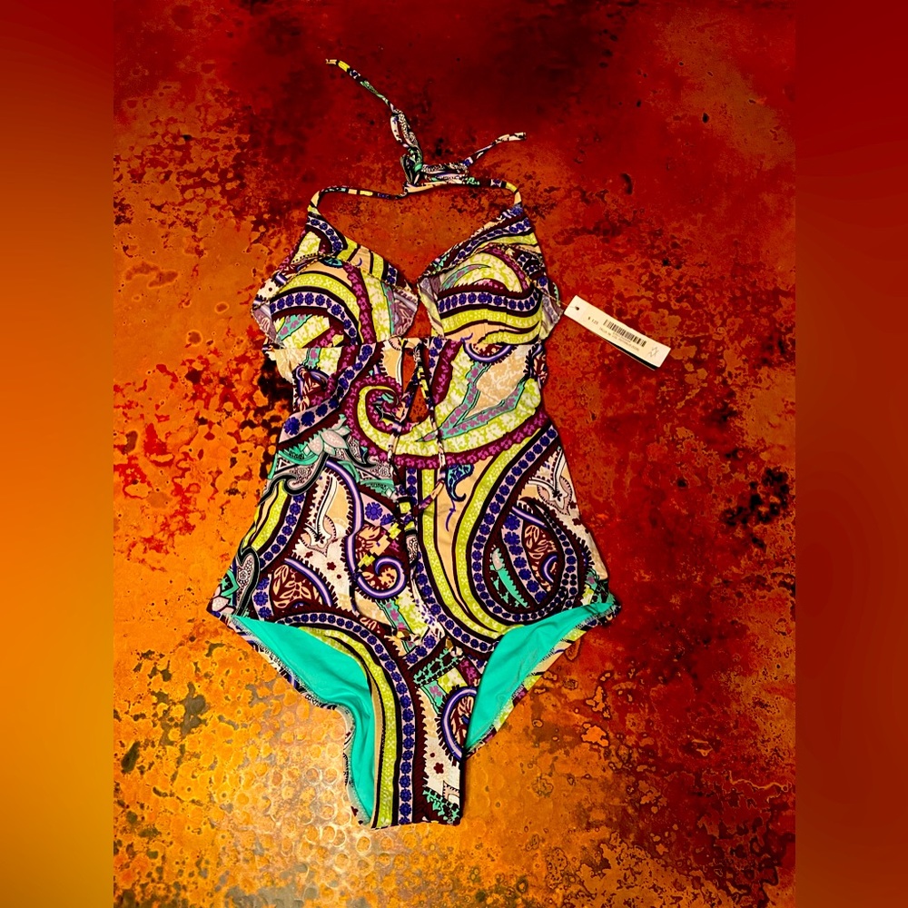 Zíngara one piece swimsuit size 4 😍🙏